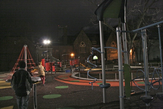 Allan_Gardens_Playground_torontofunplaces.com_3