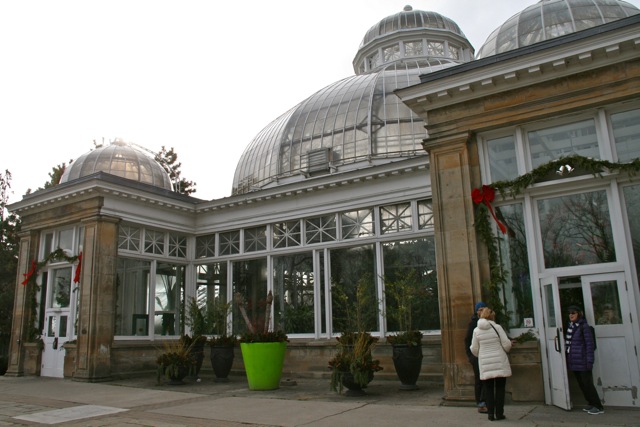 Allan_Gardens_during_Christmas_Flower_Show_2015_toronofunplaces.com_31