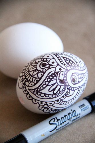 Easter_egg_colouring_by_alisaburke.blogspot.ca