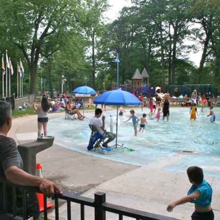 Kew_Gardens_wading_pool_torontofunplaces.com